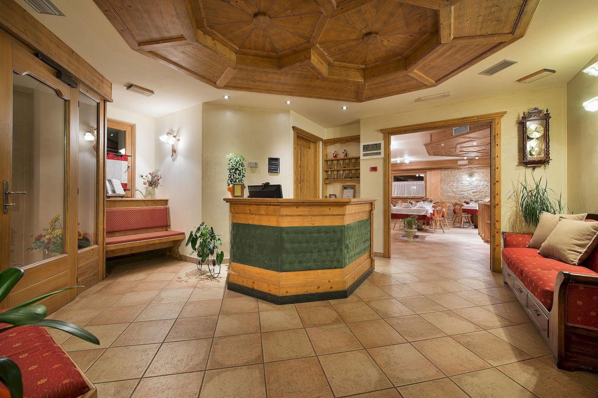 Hotel Costanza Mountain Holiday Λιβίνιο Εξωτερικό φωτογραφία