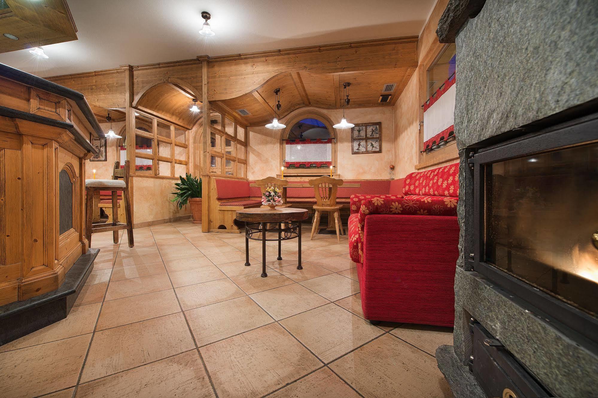Hotel Costanza Mountain Holiday Λιβίνιο Εξωτερικό φωτογραφία